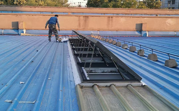 某区域性物流仓储中心兰州排烟窗系统安装项目