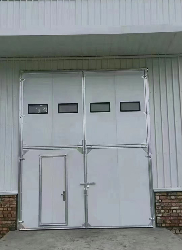 兰州工业门在设备装配车间出入口的实施记录